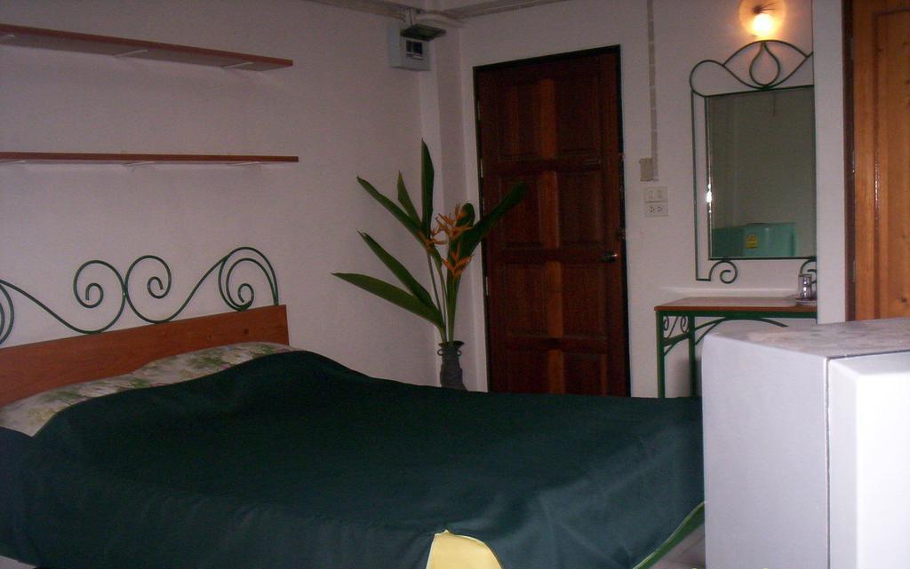 בנגקוק Baankhunmae Apartment חדר תמונה