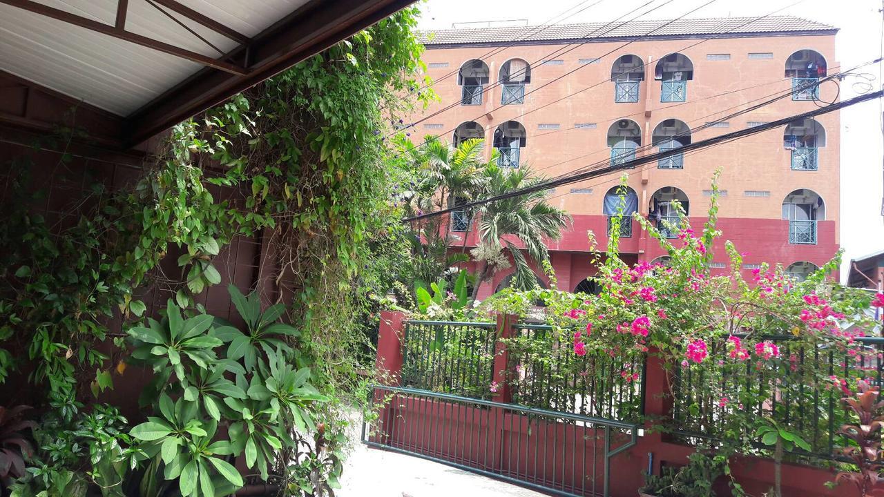 בנגקוק Baankhunmae Apartment מראה חיצוני תמונה