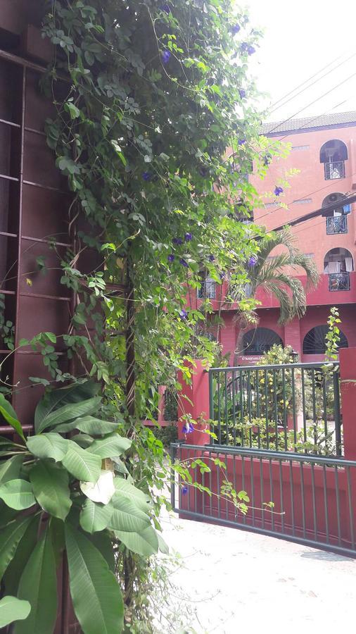 בנגקוק Baankhunmae Apartment מראה חיצוני תמונה